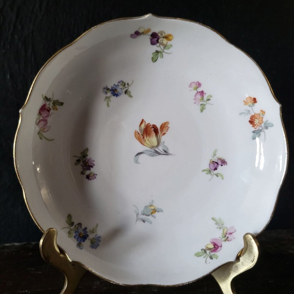 Vintage Meissen Scattered Flowers Porcelain Saucer With Gold Trim